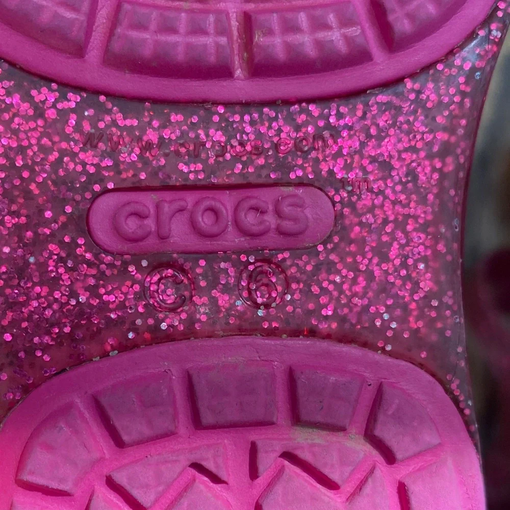 Pink glitter Crocs Isabella bow sandals, size 6. Excellent condition ships quick - Picture 9 of 12